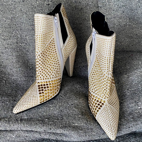 Jeffrey Campbell white ankle boots with gold studding - Picture 1 of 6